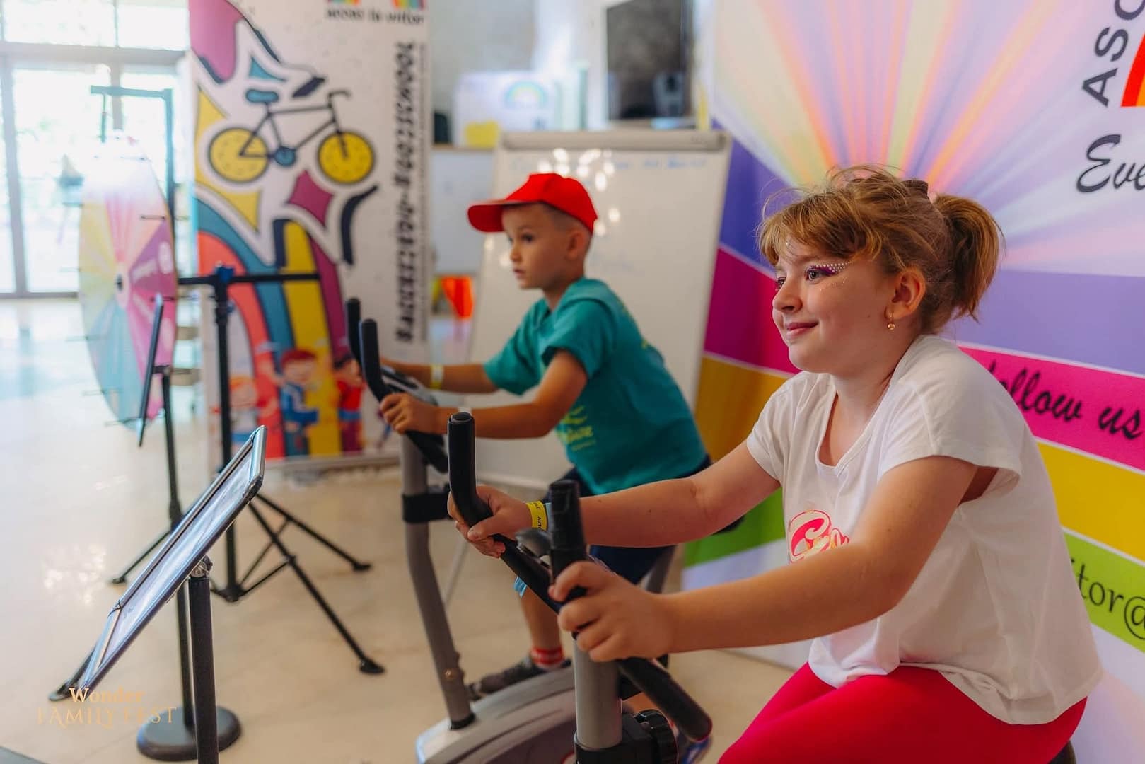 EcoSalvatorii au adus educația ecologică în mijlocul Clujului, la Wonder Family Fest și Opera Fair