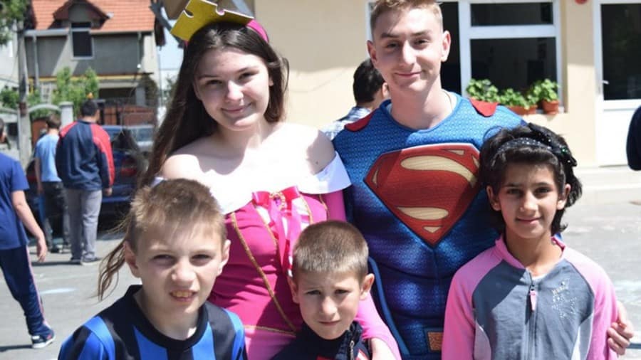 Zâmbete în Insula de Bucurie