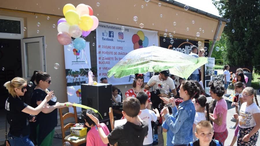 Zâmbete în Insula de Bucurie