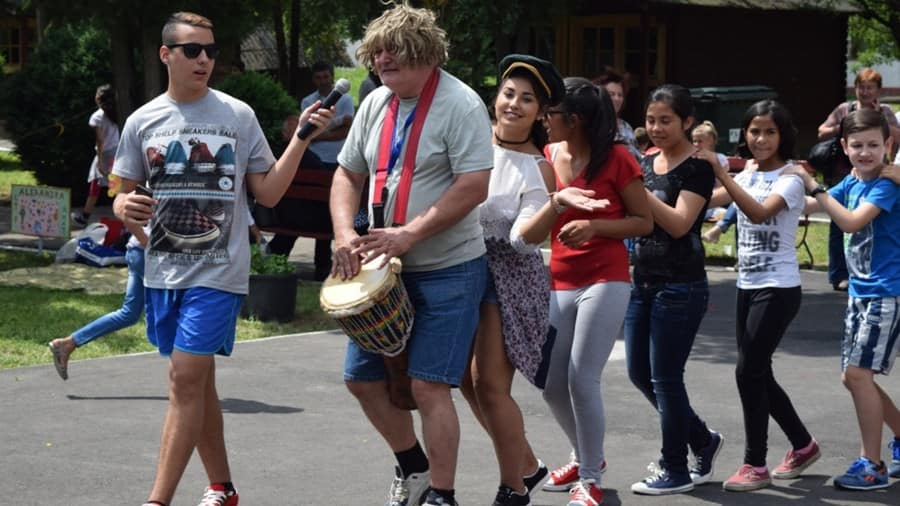 Zâmbete în Insula de Bucurie